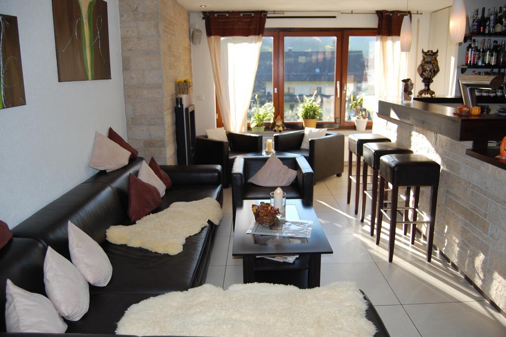 Hotel Gruener Baum Mit Restaurant & Wellness Oberzent Dış mekan fotoğraf