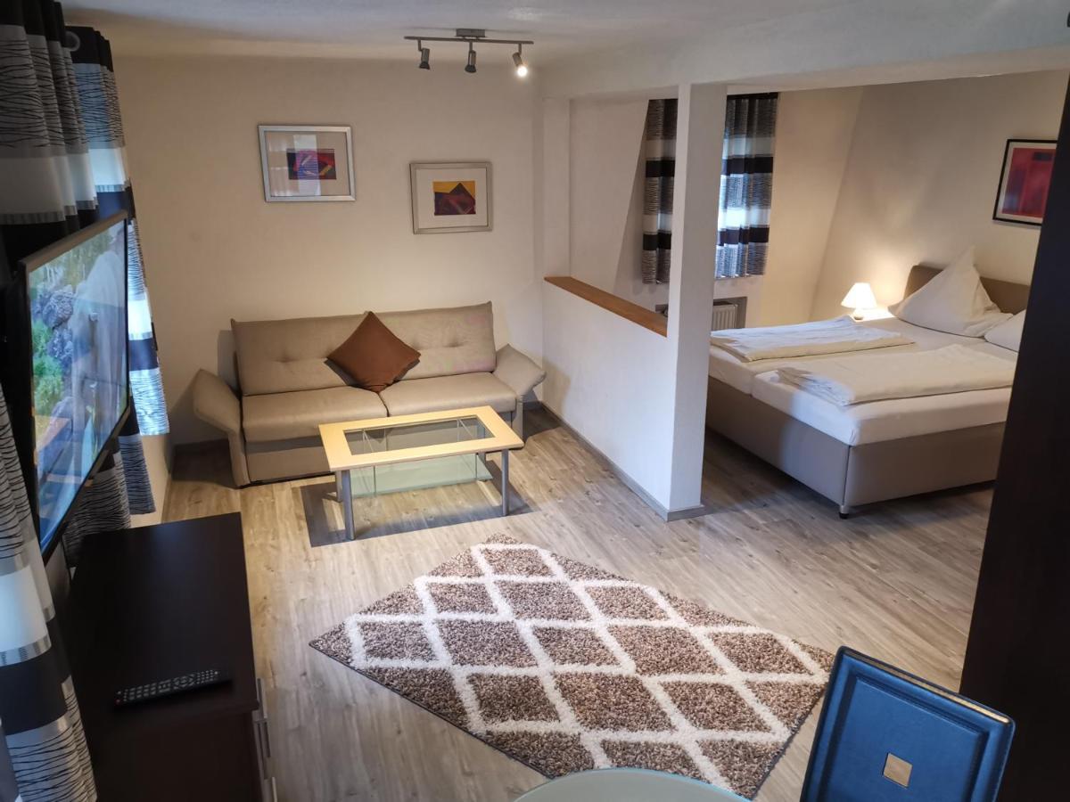 Hotel Gruener Baum Mit Restaurant & Wellness Oberzent Dış mekan fotoğraf